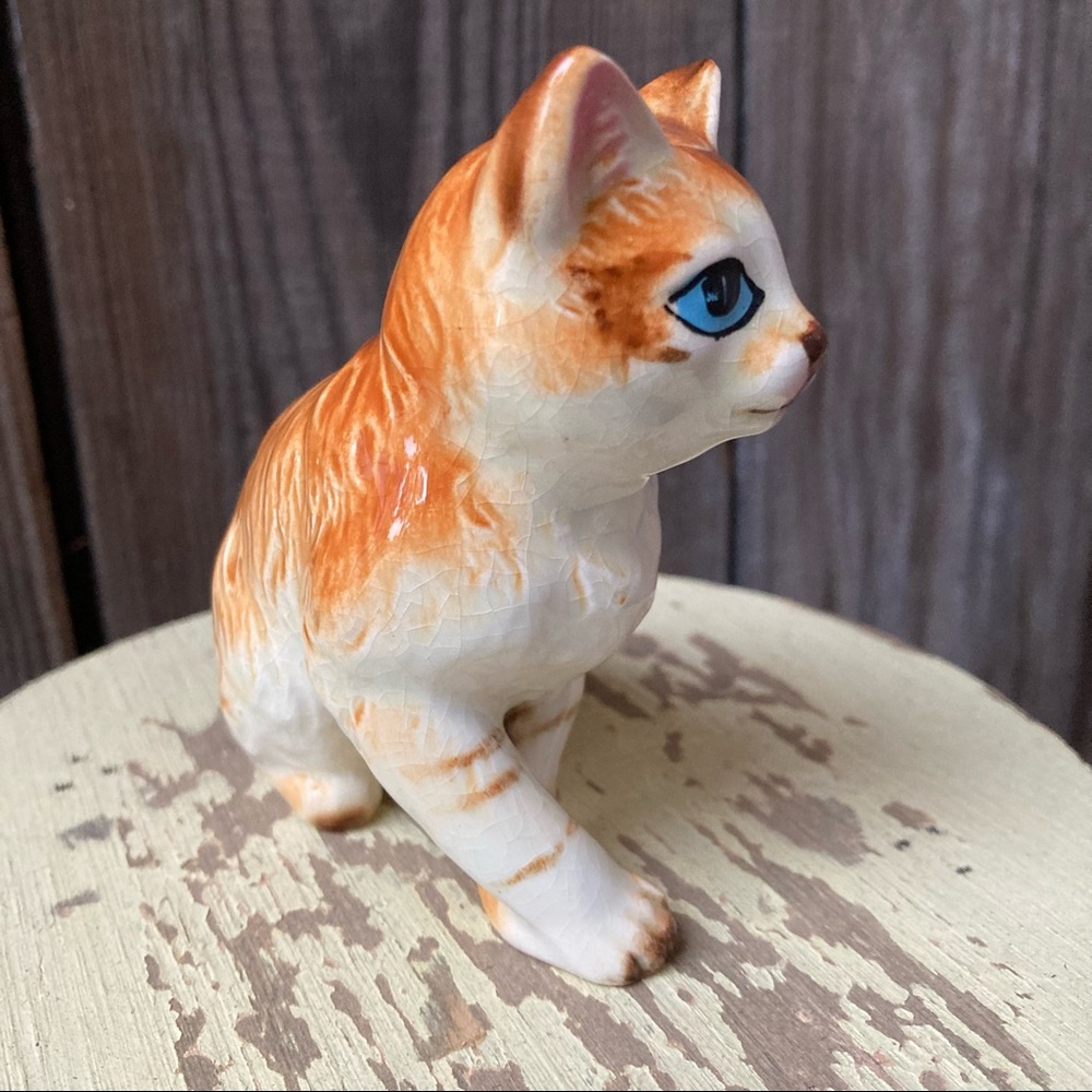 Ceramic Cat Statue - Picture 3 of 7